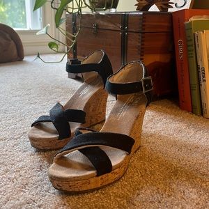 TOMS wedges